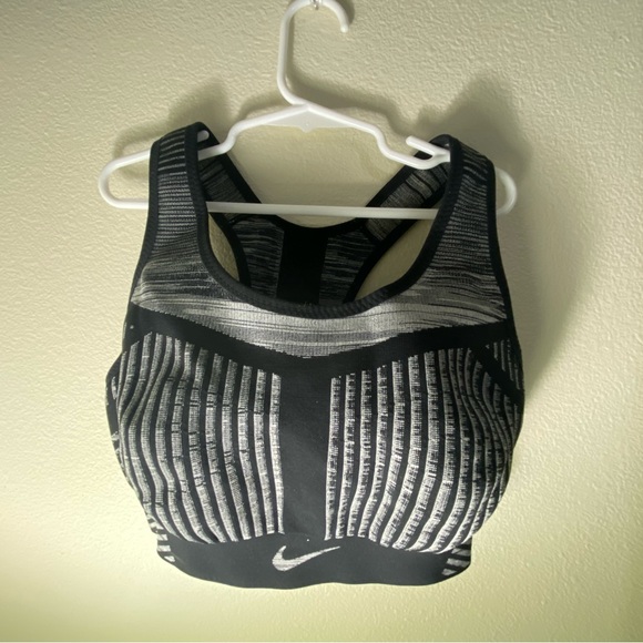 Nike Flyknit Sports Bra - Picture 5 of 5